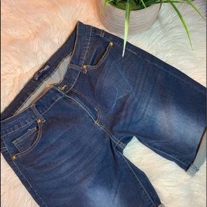 Sandpiper Bermuda Short